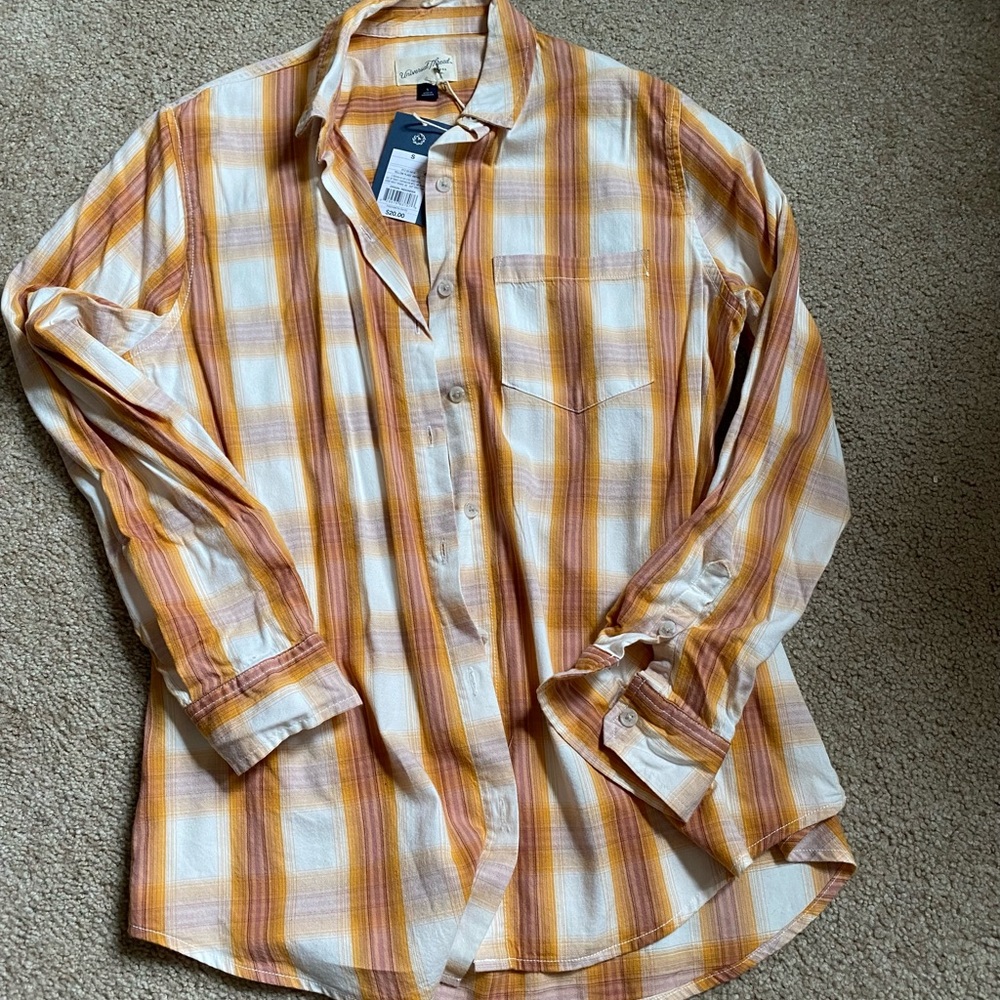 BRAND NEW ✨ Universal Thread ‘flannel’ style button up shirt